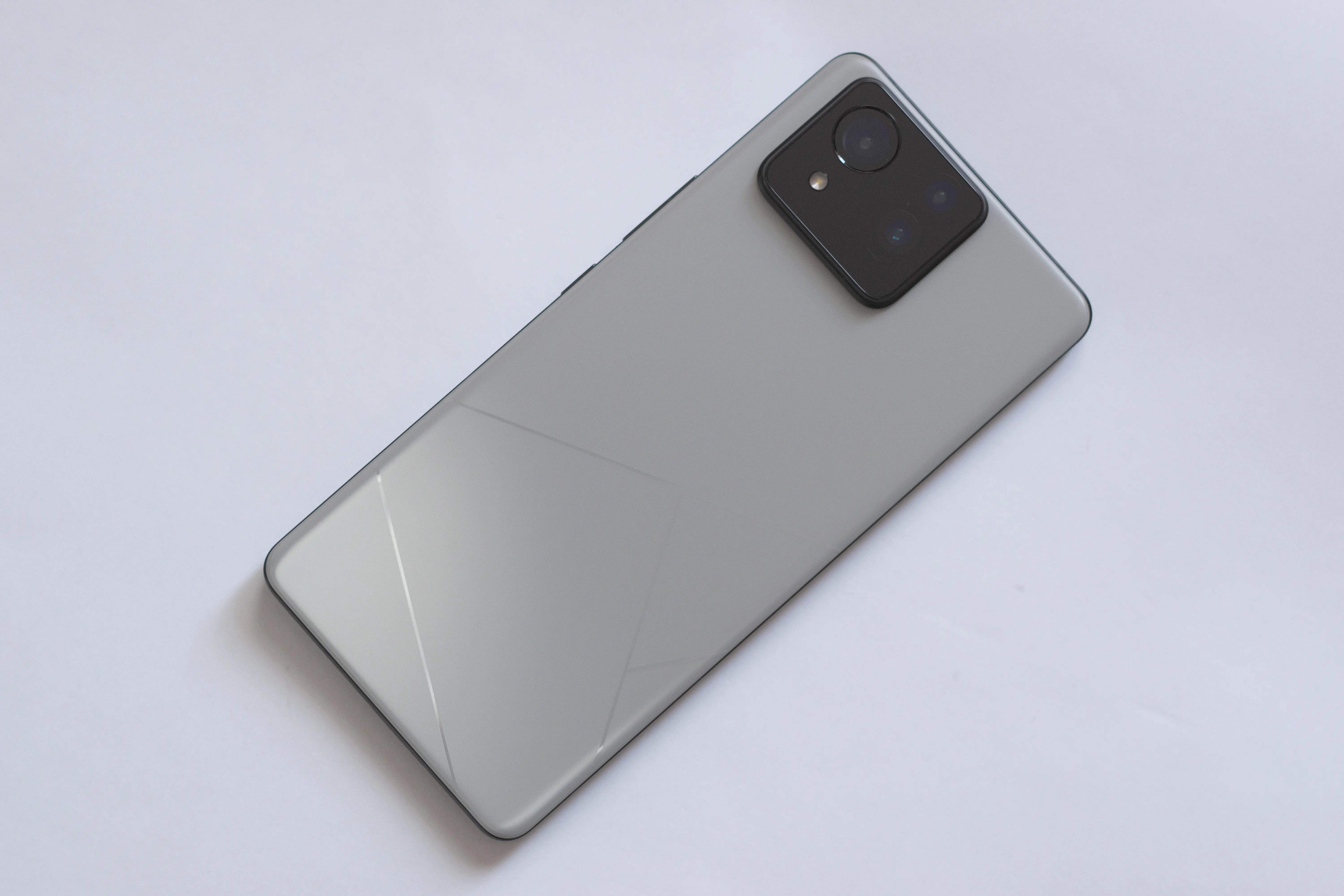 Zenfone本体の背面写真