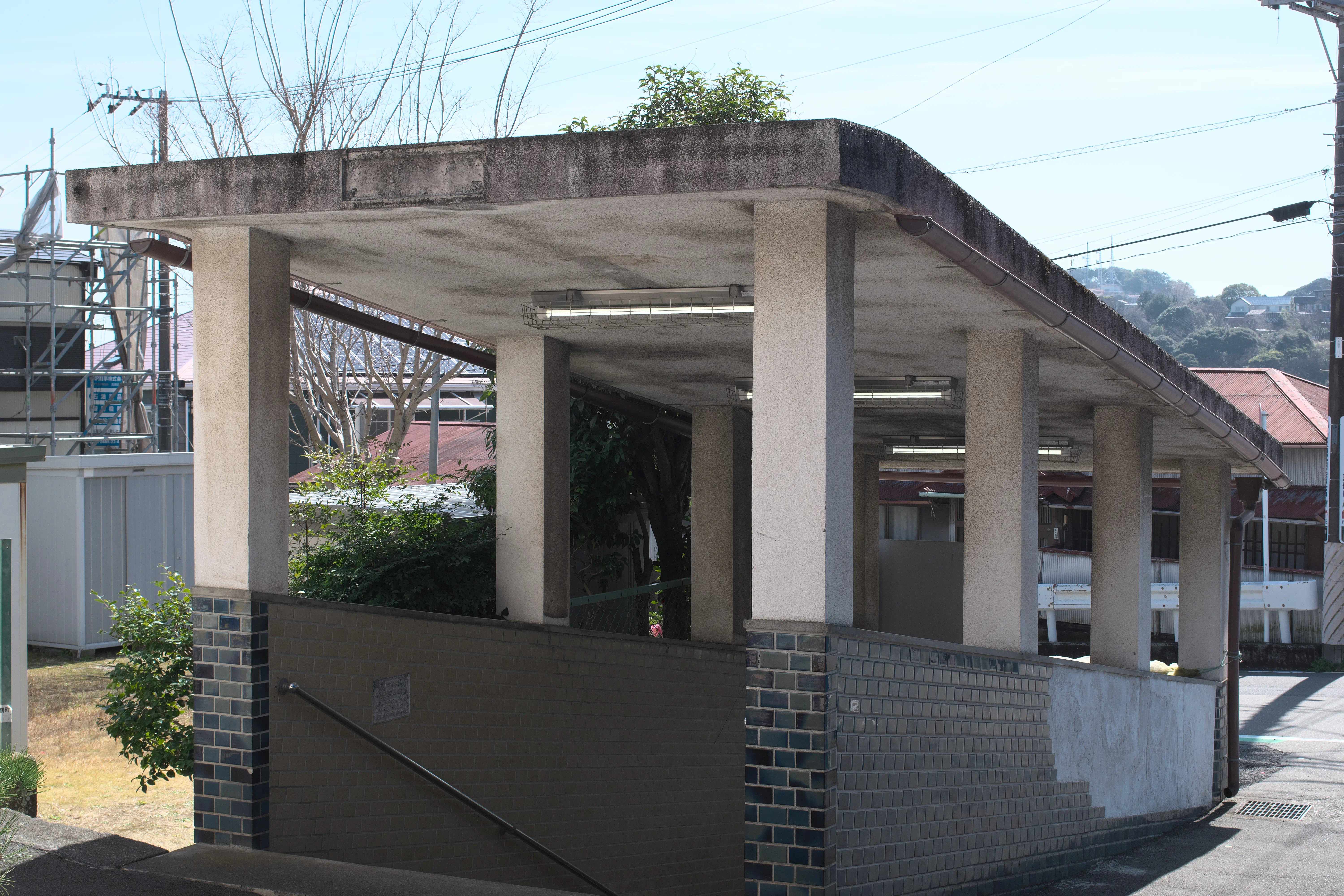 地下道入口の写真